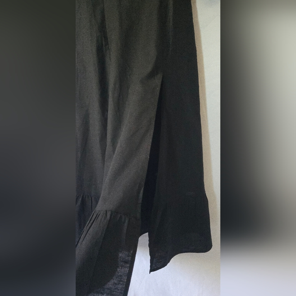 Elegant Black Midi Dress - Picture 5 of 11